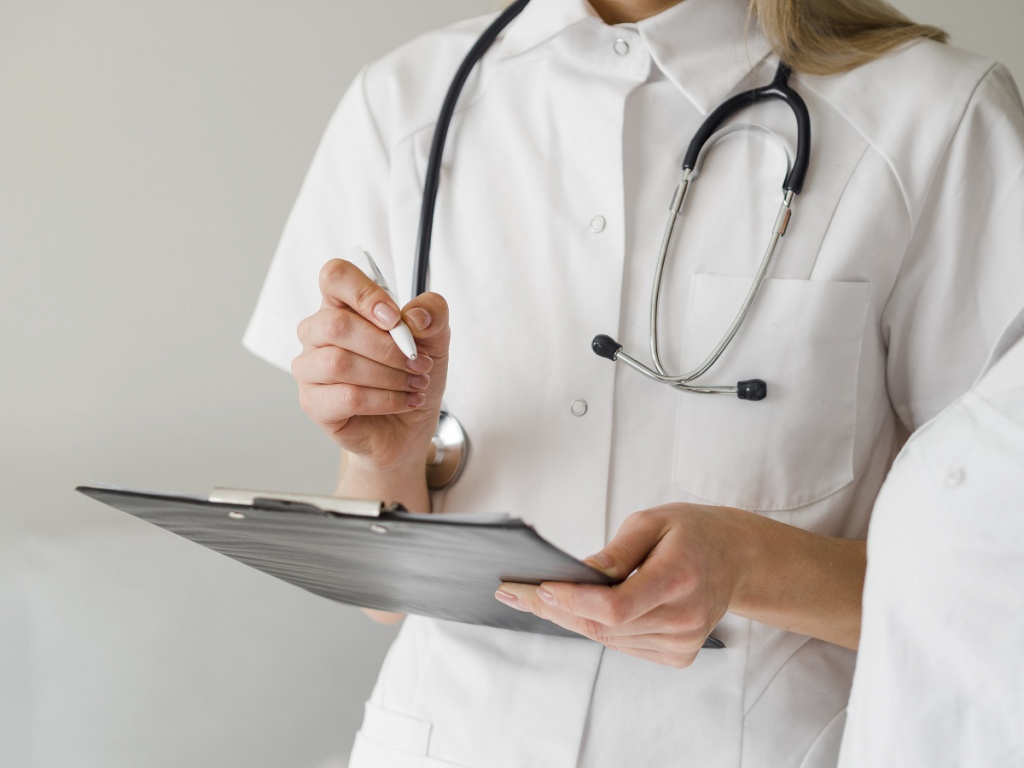 close-up-doctor-with-stethoscope 2.jpg