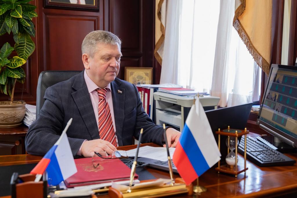 IIBR8317-Втекст.jpg