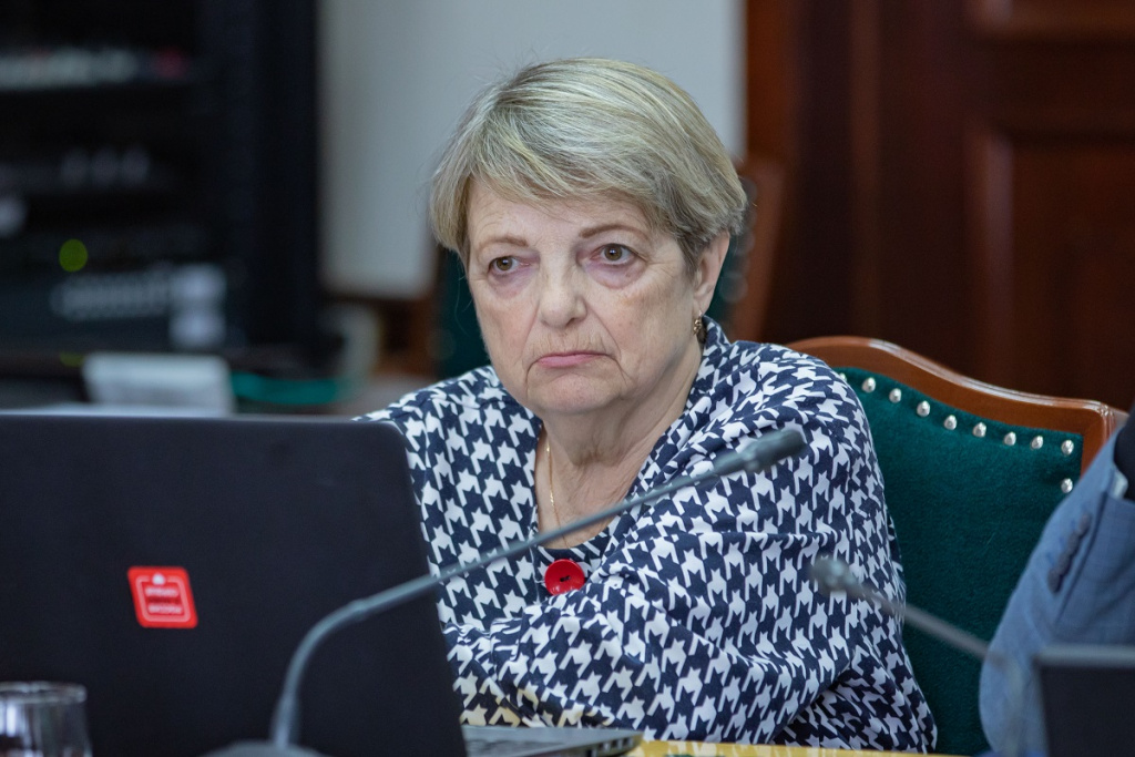 IIBR8775-Втекст.jpg