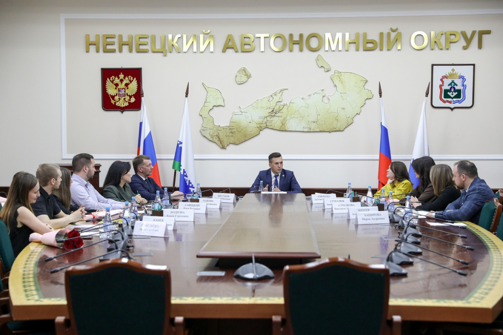 Общественная молодёжная палата при СД НАО 2.jpg Общественная молодёжная палата при СД НАО 2.jpg