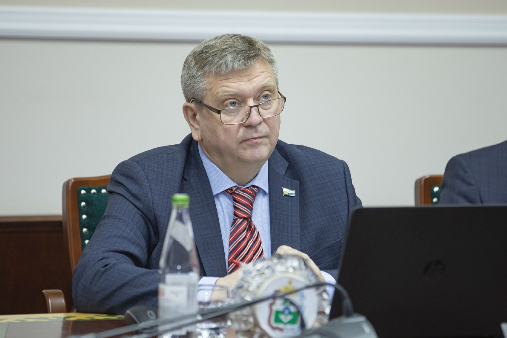IIBR8928-Втекст.jpg IIBR8928-Втекст.jpg