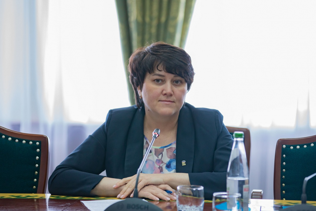 IIBR8702-Втекст.jpg
